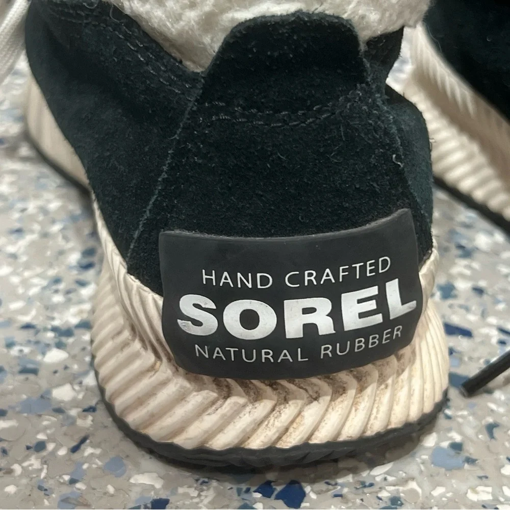 Sorel Black and Cream women’s Boots - Picture 2 of 5